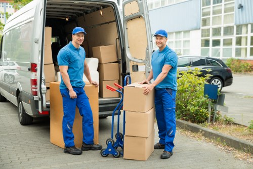Specialized packing services in Emersonpark for safe moving
